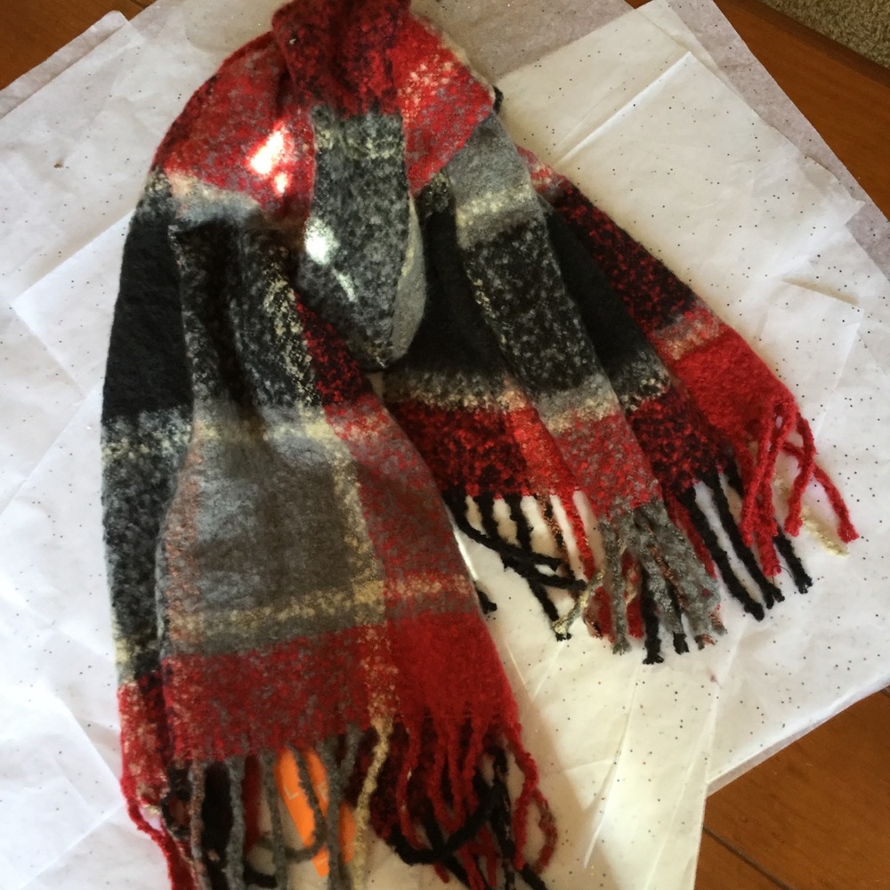 PLAID FRINGED FUNZY LONG SCARF VERY VERSATILE
